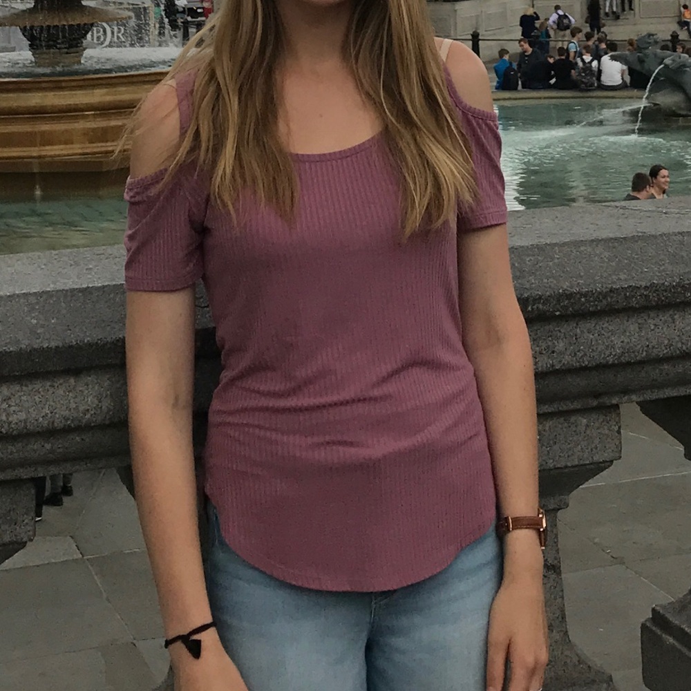 Rose jersey cold shoulder top